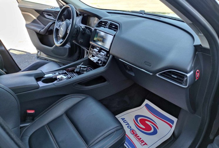 Jaguar F-Pace 2.0 D 180 CH BVA PRESTIGE