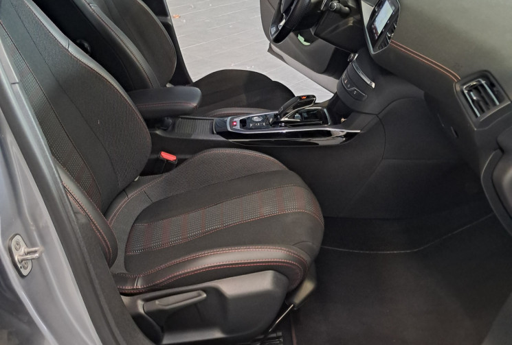 Peugeot 308  GT line EAT8 130cv -PARFAIT ETAT-GARANTIE-SUIVIE PEUGEOT-