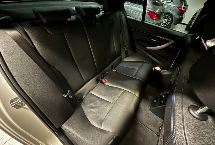BMW Série 3 330e 2.0 ESSENCE/HYBRIDE M SPORT PACK PERFORMANCE 252 CV