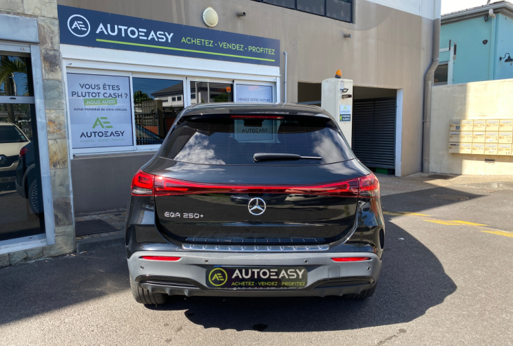 Mercedes EQA  250+ 190 cv AMG LINE
