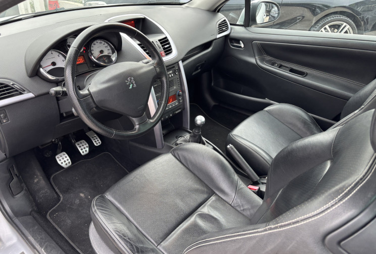 Peugeot 207 CC 1.6 16V 120 Ch FELINE 