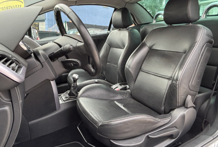 Peugeot 207 CC 1.6 16V 120 Ch FELINE 