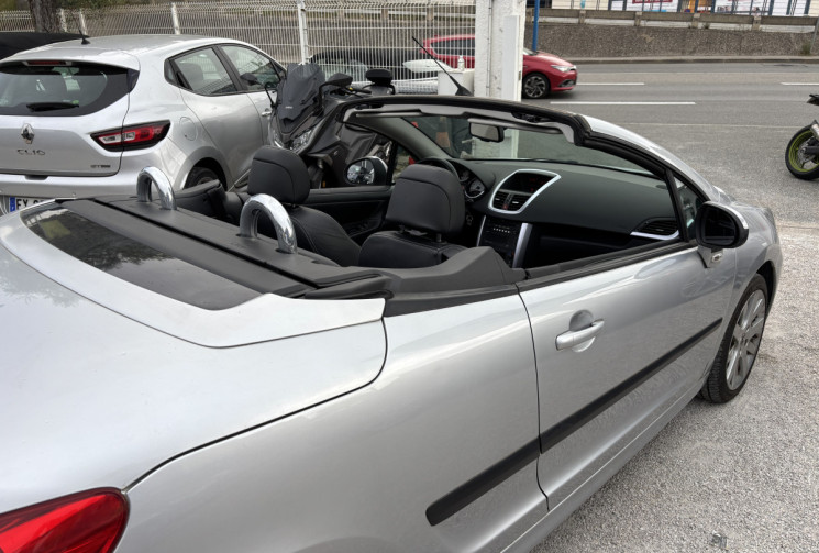 Peugeot 207 CC 1.6 16V 120 Ch FELINE 