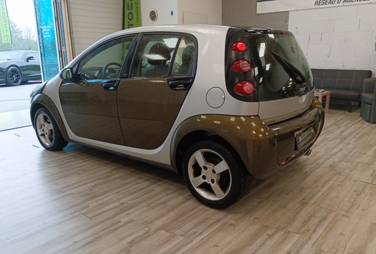 SMART FORFOUR POUR PRO (454) 1.1 i 75cv