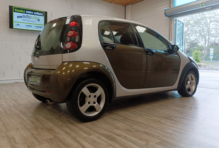 SMART FORFOUR POUR PRO (454) 1.1 i 75cv