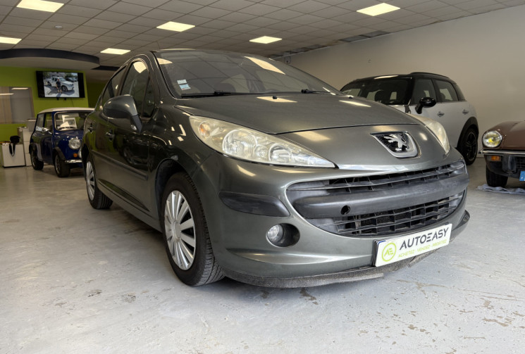 Peugeot 207 Essence 1,4 i 90 CV exécutive 5 P