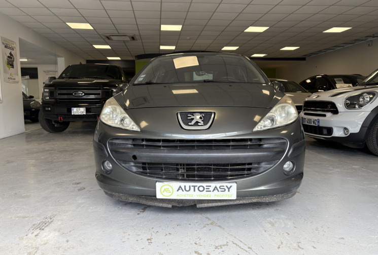 Peugeot 207 Essence 1,4 i 90 CV exécutive 5 P