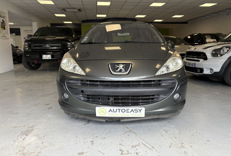 Peugeot 207 Essence 1,4 i 90 CV exécutive 5 P