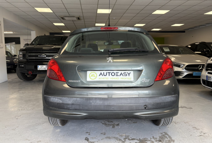 Peugeot 207 Essence 1,4 i 90 CV exécutive 5 P