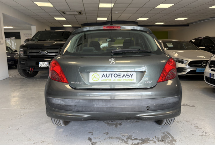 Peugeot 207 Essence 1,4 i 90 CV exécutive 5 P