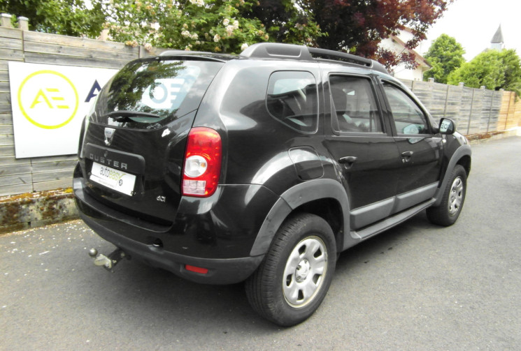 Dacia Duster 1.5 DCI 110 LAUREATE 4X4 ATTELAGE
