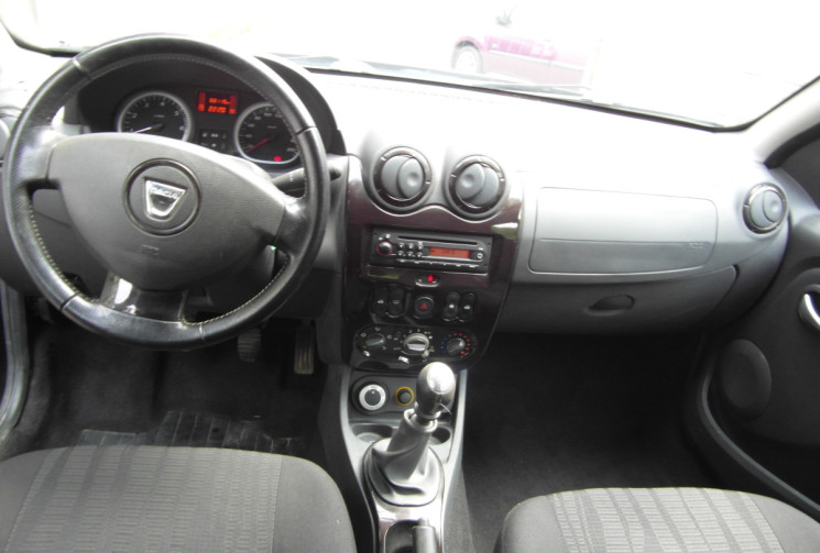 Dacia Duster 1.5 DCI 110 LAUREATE 4X4 ATTELAGE