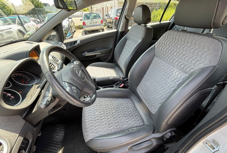 Opel Corsa D 1.4 / 100 CH / EDITION 