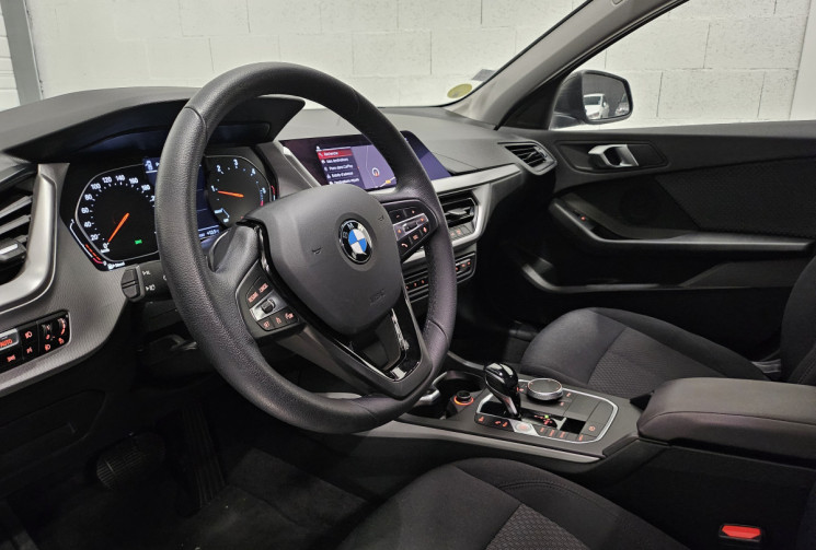 BMW Série 1 116d  DESIGN DKG7 / carplay / origine france