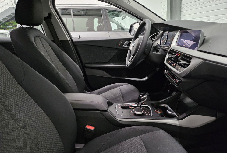 BMW Série 1 116d  DESIGN DKG7 / carplay / origine france