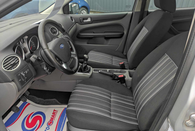 Ford Focus 1.6 TDCI 90 CH TREND + CLIM REGULATEUR TBE CT OK 