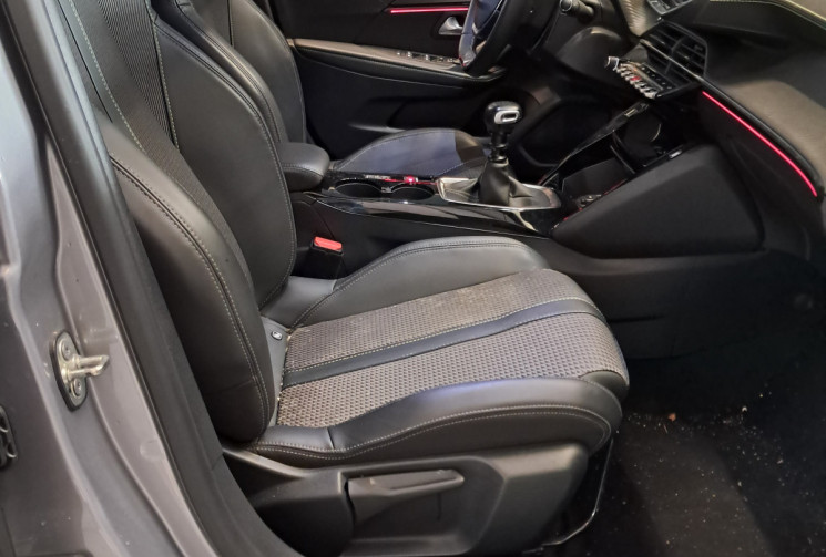 Peugeot 208 GT- 1.2 PureTech 100ch S&S - PARFAIT ETAT-GARANTIE-SUIVIE PEUGEOT