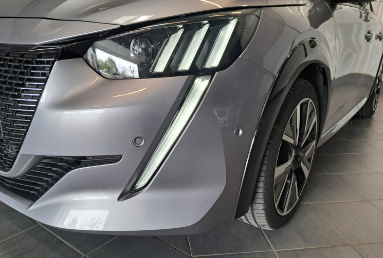 Peugeot 208 GT- 1.2 PureTech 100ch S&S - PARFAIT ETAT-GARANTIE-SUIVIE PEUGEOT