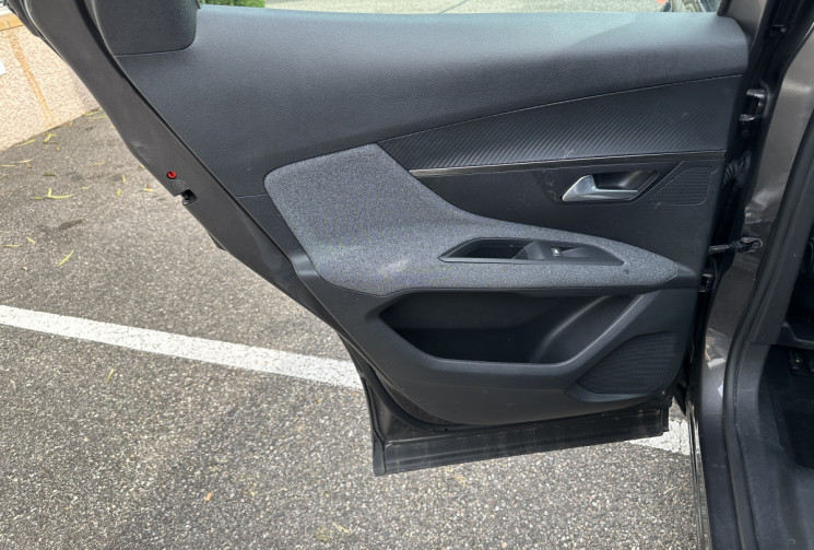 Peugeot 3008 BLUEHDI 130 CH EAT8 ACTIVE PACK / 1ière main / Suivi constructeur / TVA 