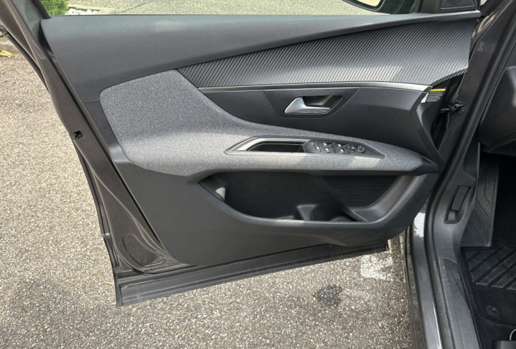 Peugeot 3008 BLUEHDI 130 CH EAT8 ACTIVE PACK / 1ière main / Suivi constructeur / TVA 