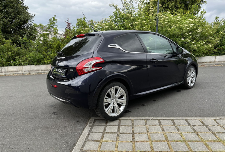 Peugeot 208 1.6 e-HDi 92ch 3p XY (équivalent GT LINE)