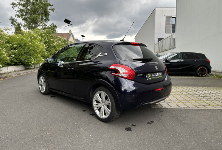 Peugeot 208 1.6 e-HDi 92ch 3p XY (équivalent GT LINE)