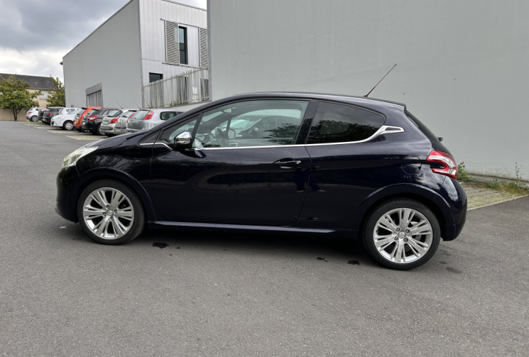 Peugeot 208 1.6 e-HDi 92ch 3p XY (équivalent GT LINE)