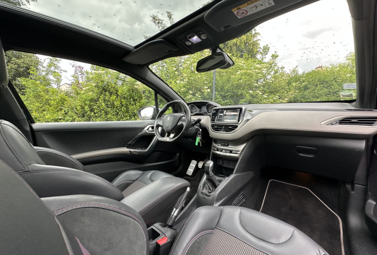 Peugeot 208 1.6 e-HDi 92ch 3p XY (équivalent GT LINE)