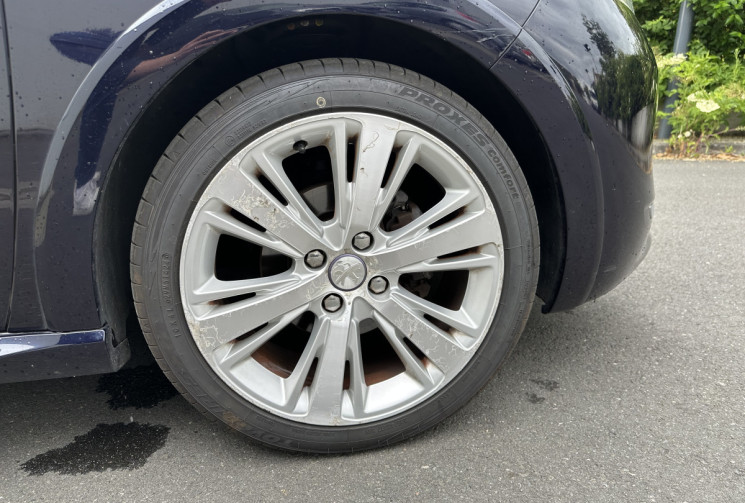 Peugeot 208 1.6 e-HDi 92ch 3p XY (équivalent GT LINE)