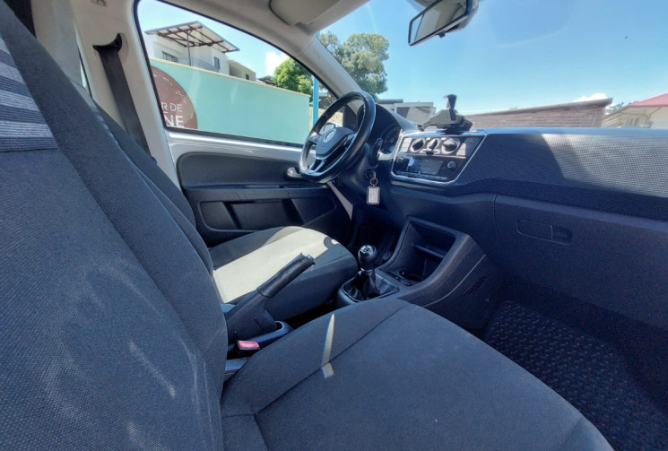 Volkswagen up! 5 portes Phase 2 1.0 65ch BlueMotion Technology Active 5p // Première main // Excell