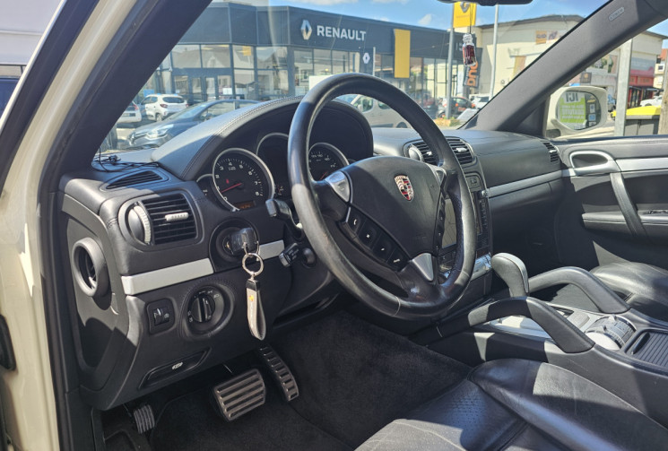 Porsche Cayenne S 4.8 V8 385 CV TIPTRONIC 4 pneus neufs BOSE Toit Ouvrant ECHAPPEMENT PORSCHE