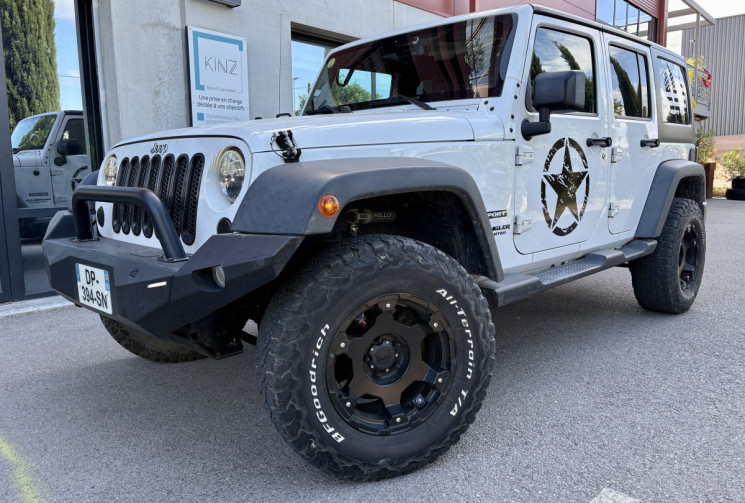 Jeep WRANGLER UNLIMITED JK Sport / Trés équipé / Suivi complet / 5 portes / BM6 / 123000km / 2.8 CRD
