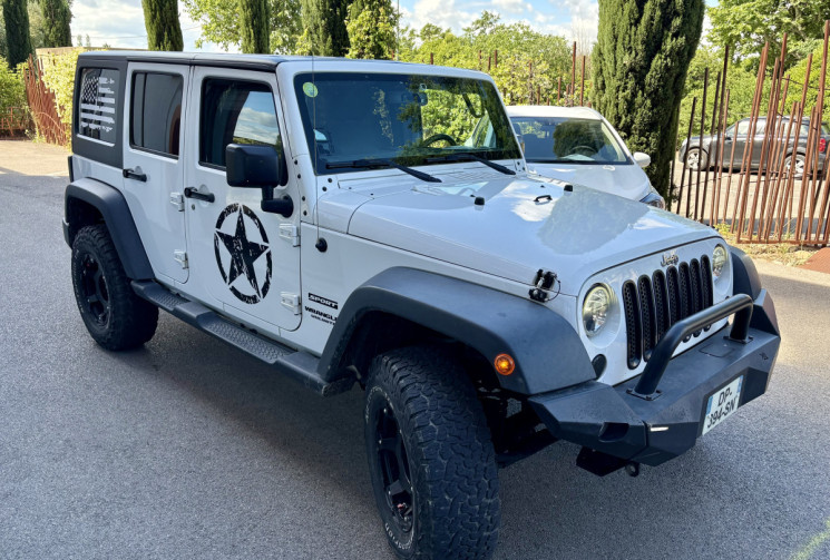 Jeep WRANGLER UNLIMITED JK Sport / Trés équipé / Suivi complet / 5 portes / BM6 / 123000km / 2.8 CRD