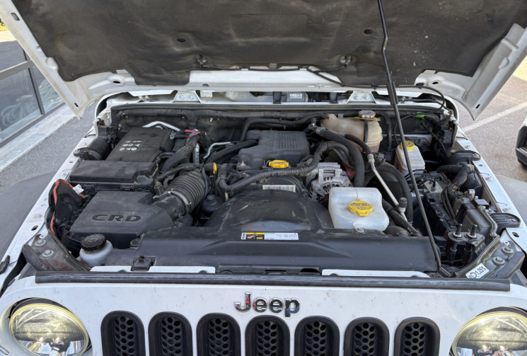 Jeep WRANGLER UNLIMITED JK Sport / Trés équipé / Suivi complet / 5 portes / BM6 / 123000km / 2.8 CRD
