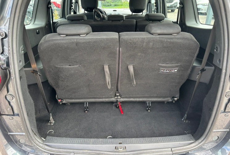 Dacia Lodgy 1.5 dCi 110 / 7 Places / Distrib OK / Prestige Stepway