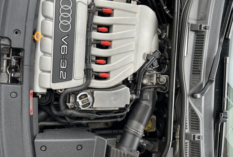 Audi TT  série 1 Quattro 3.2 i V6 Coupé DSG6 250cv