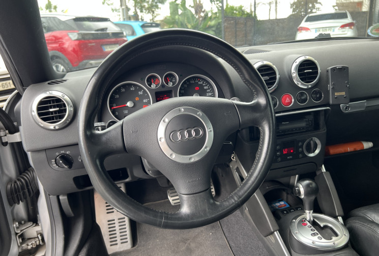 Audi TT  série 1 Quattro 3.2 i V6 Coupé DSG6 250cv