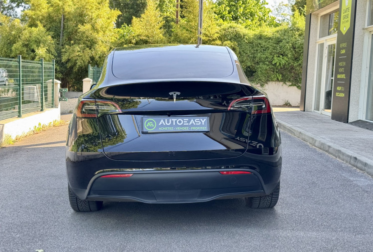 Tesla Model Y  Standard RWD 300 ch / 1ere main / Full Black / Garantie constructeur 09/2028
