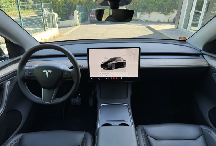 Tesla Model Y  Standard RWD 300 ch / 1ere main / Full Black / Garantie constructeur 09/2028