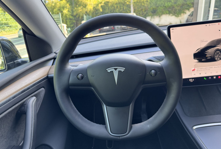 Tesla Model Y  Standard RWD 300 ch / 1ere main / Full Black / Garantie constructeur 09/2028
