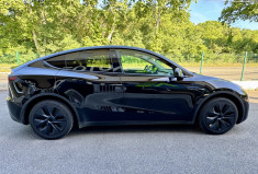 Tesla Model Y  Standard RWD 300 ch / 1ere main / Full Black / Garantie constructeur 09/2028