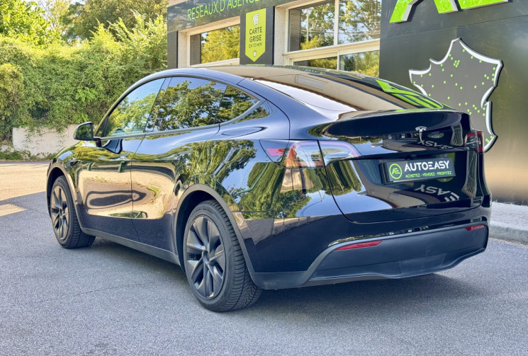 Tesla Model Y  Standard RWD 300 ch / 1ere main / Full Black / Garantie constructeur 09/2028