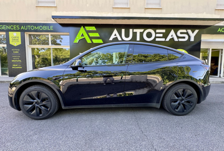 Tesla Model Y  Standard RWD 300 ch / 1ere main / Full Black / Garantie constructeur 09/2028