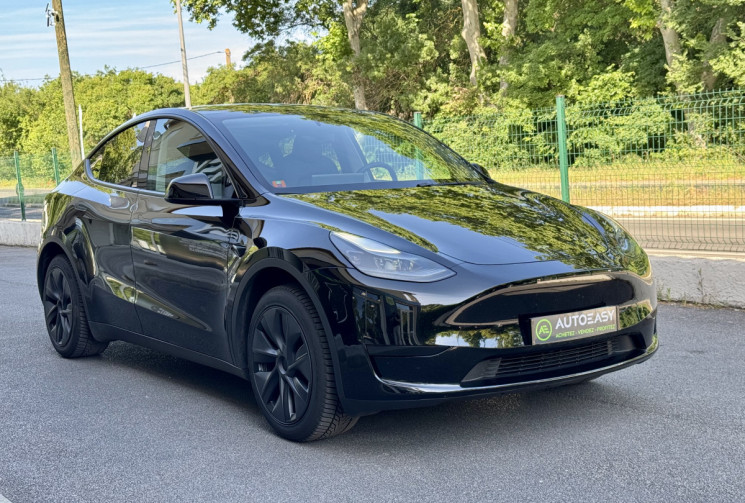 Tesla Model Y  Standard RWD 300 ch / 1ere main / Full Black / Garantie constructeur 09/2028