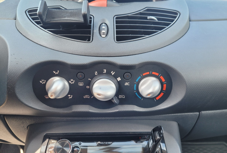 Renault Twingo II 1.2 LEV 16V 75 ECO2 LIMITED