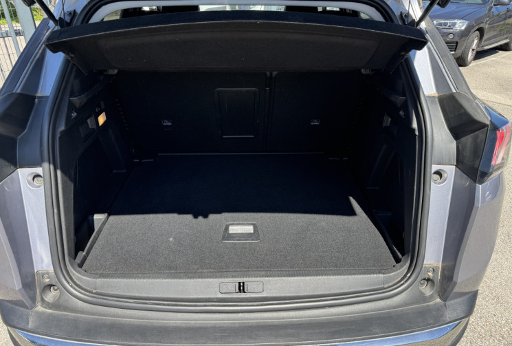 Peugeot 3008 1.5 / 130 CH / ALLURE 