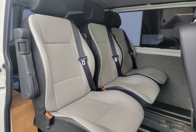 Volkswagen Transporter T6 FOURGON L1 2.0 TDI 102 CV CUIR -- PAS DE TVA 
