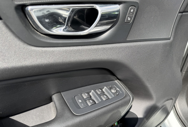 Volvo XC60 T8 Twin 303 + 87ch R-Design Geartronic