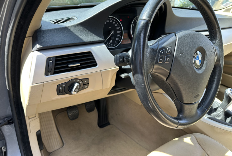 BMW Série 3 325i 218 ch Confort / Nombreux frais récents / État superbe / Caméra de recul