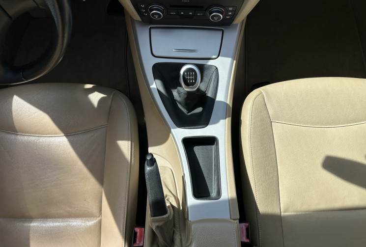 BMW Série 3 325i 218 ch Confort / Nombreux frais récents / État superbe / Caméra de recul